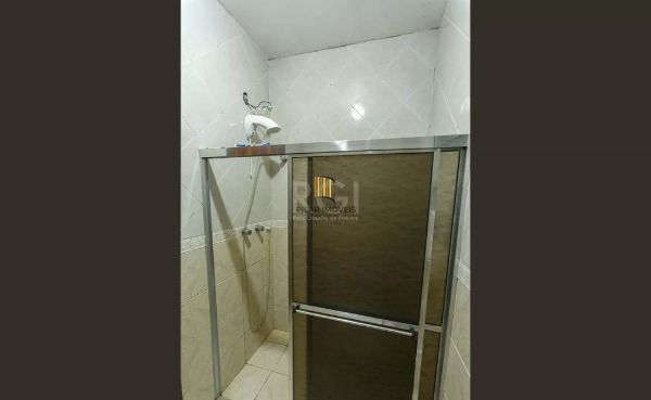 Casa em Porto Alegre, no bairro Cavalhada, com 5 dormitório(s), e 5 banheiros, à