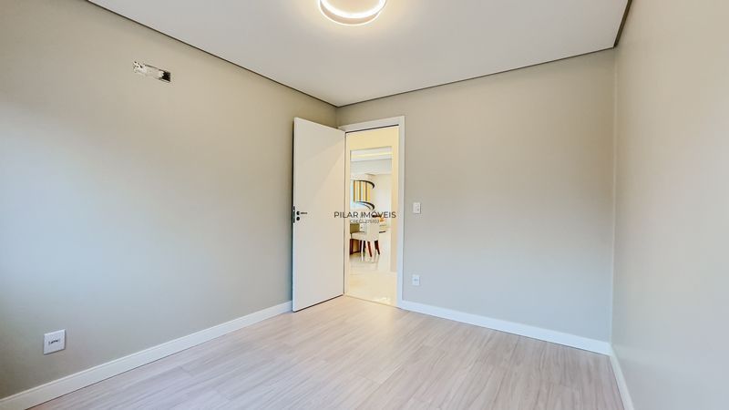 Cobertura 3 dormitórios à venda Três Figueiras Porto Alegre/RS