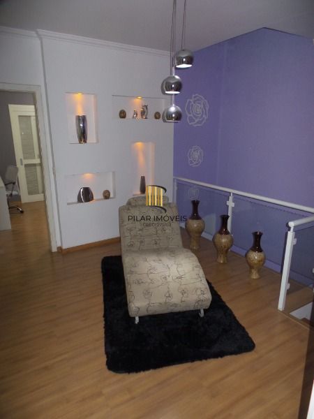 Casa para Venda - 290m², 3 dormitórios, sendo 1 suites, 6 vagas - Aberta Dos Mor