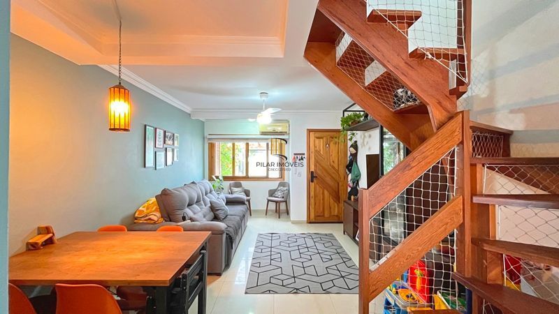 Casa 2 dormitórios à venda Guarujá Porto Alegre/RS