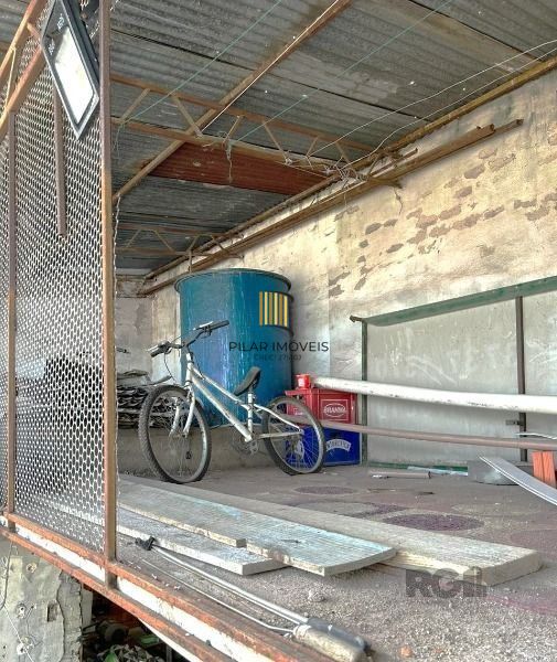 Terreno em Porto Alegre, no bairro Camaquã, à venda.