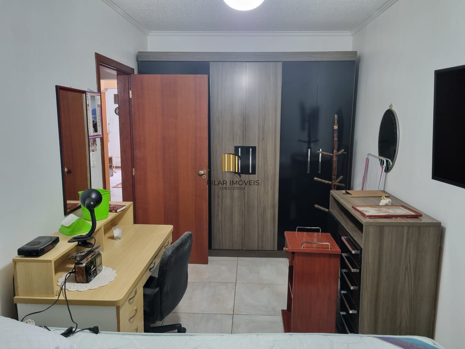 Apartamento em Porto Alegre, no bairro Tristeza, com 2 dormitório(s), e 2 banhei