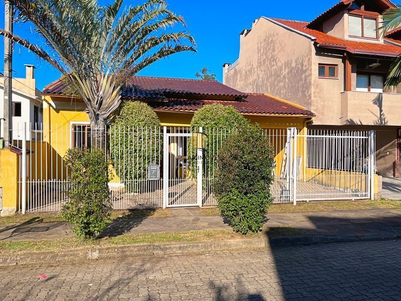 Residência com 2 dormitórios no  Residencial Jardins do Prado.