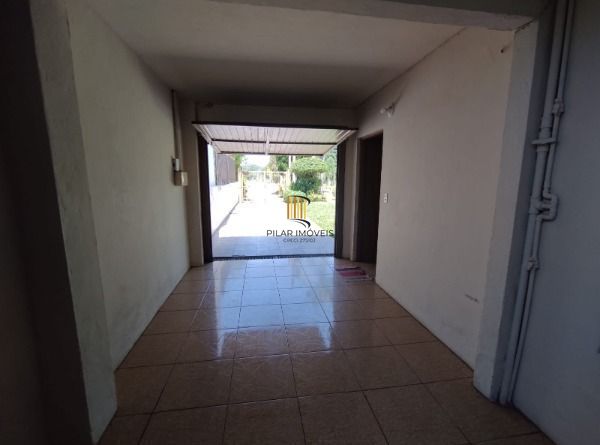 Casa em Porto Alegre, no bairro Vila Nova, com 2 dormitório(s), e 2 banheiros, à