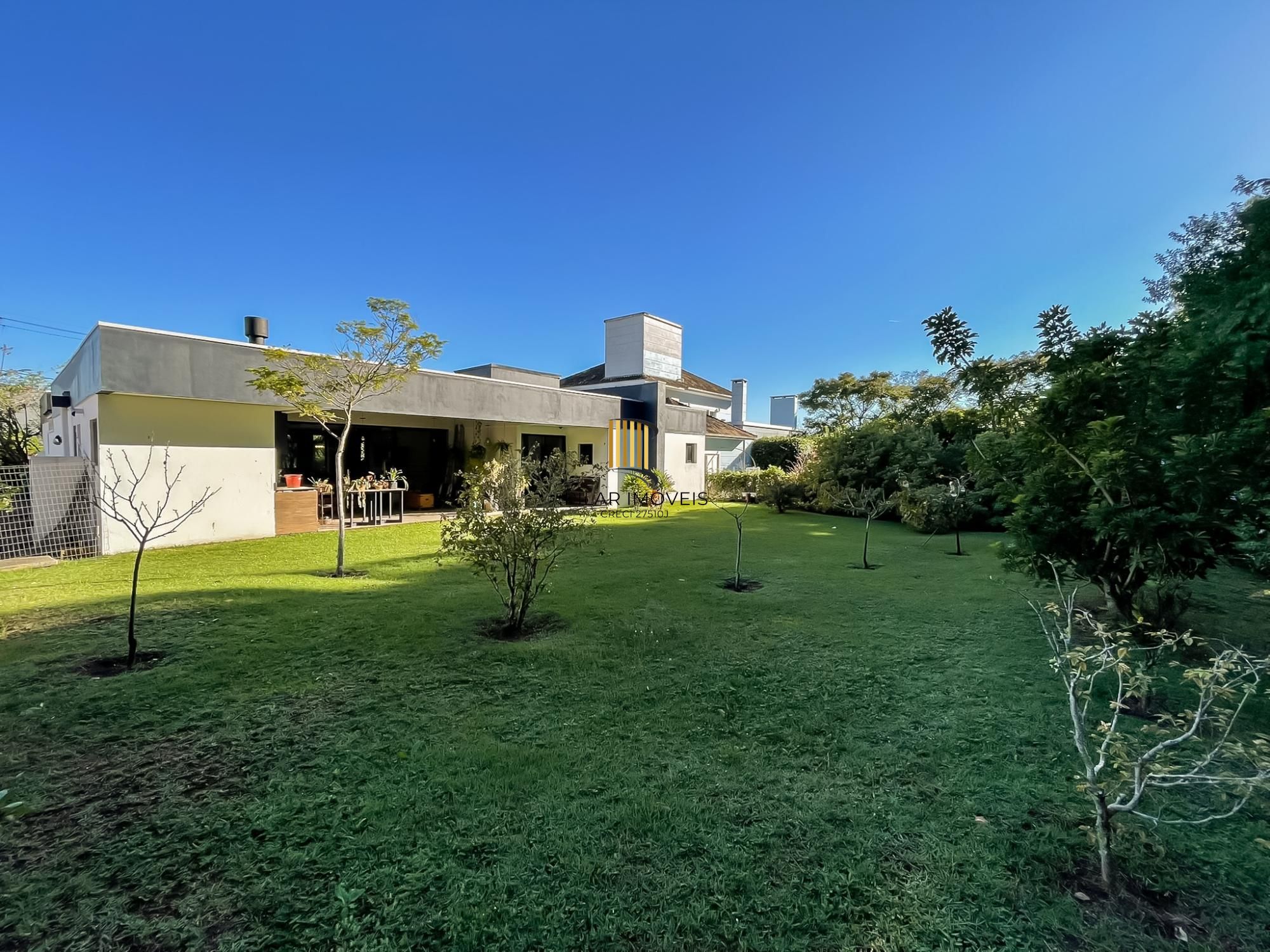Linda Residência com 3 amplas suítes no Terra Ville.