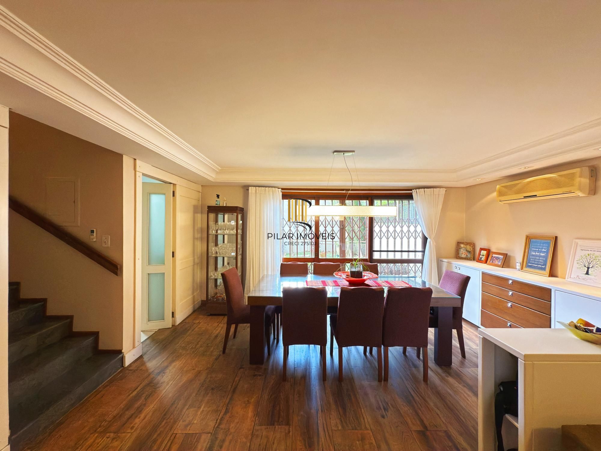 Linda Residência com 3 dormitórios sendo 1 suíte no Jardim Isabel.