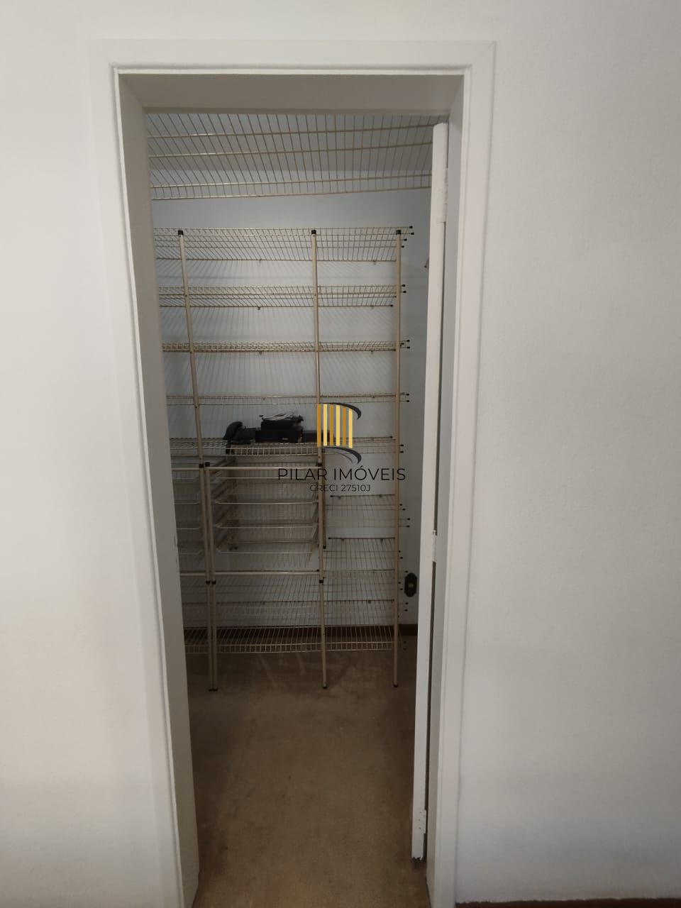 Apartamento 2 dormitórios, closet, 2 banheiros, dep. empregada vista, para o Gua