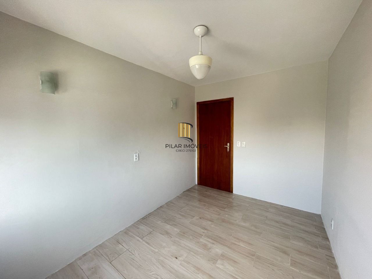 Ótimo apartamento com 2 dormitórias no bairro Menino Deus.