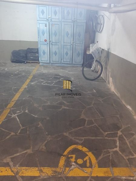 Cobertura em Porto Alegre, no bairro Petrópolis, com 3 dormitório(s), e 3 banhei