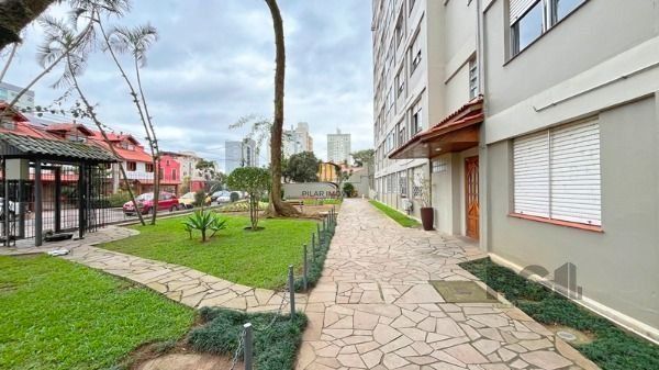 Apartamento em Porto Alegre, no bairro Tristeza, com 2 dormitório(s), e 2 banhei