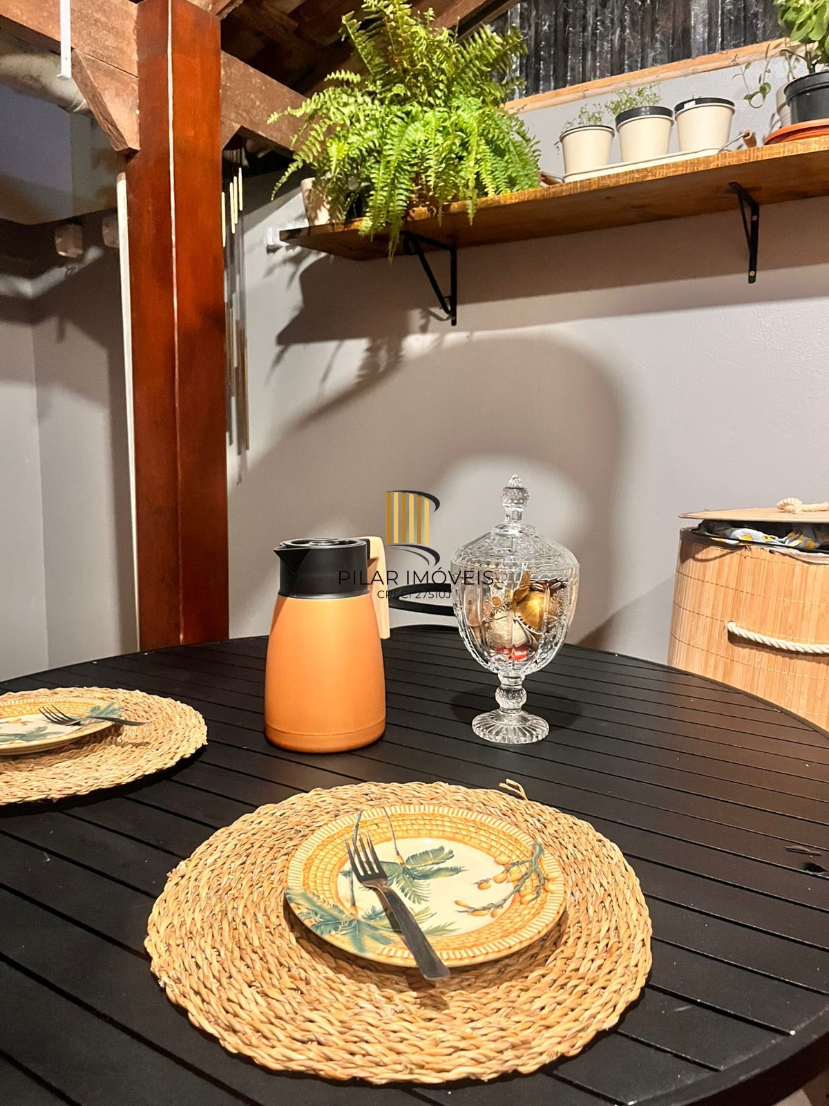 Ótima casa em condomínio, com 2 dormitórios.