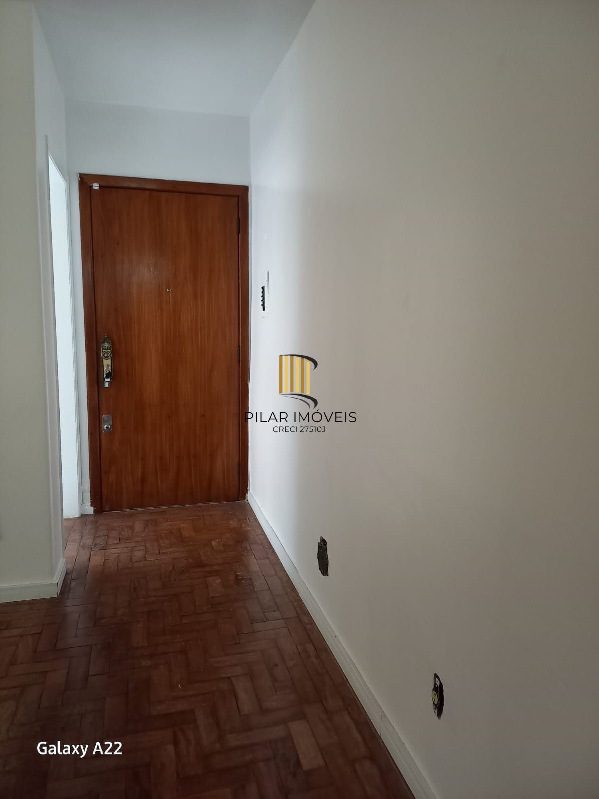 Apartamento 1 dormitório térreo, a 100mts do Shopping Iguatemi.