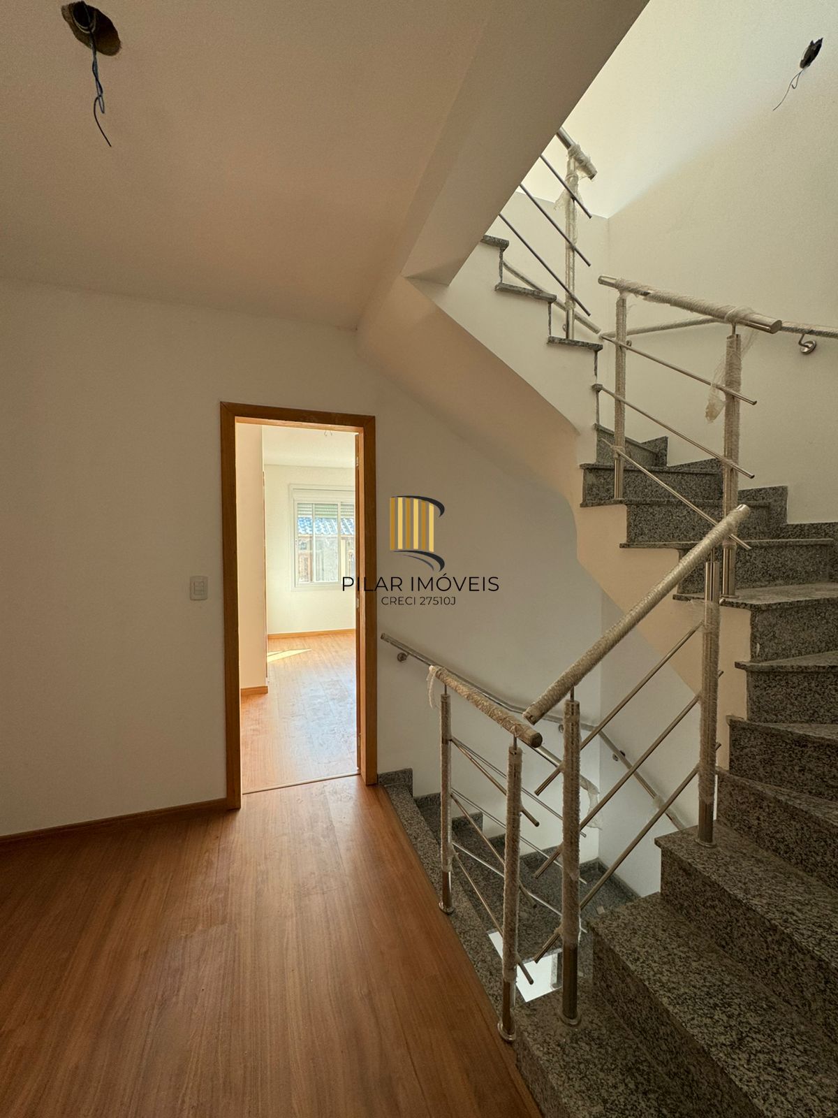 Residência com 3 suítes no caminhos do sol