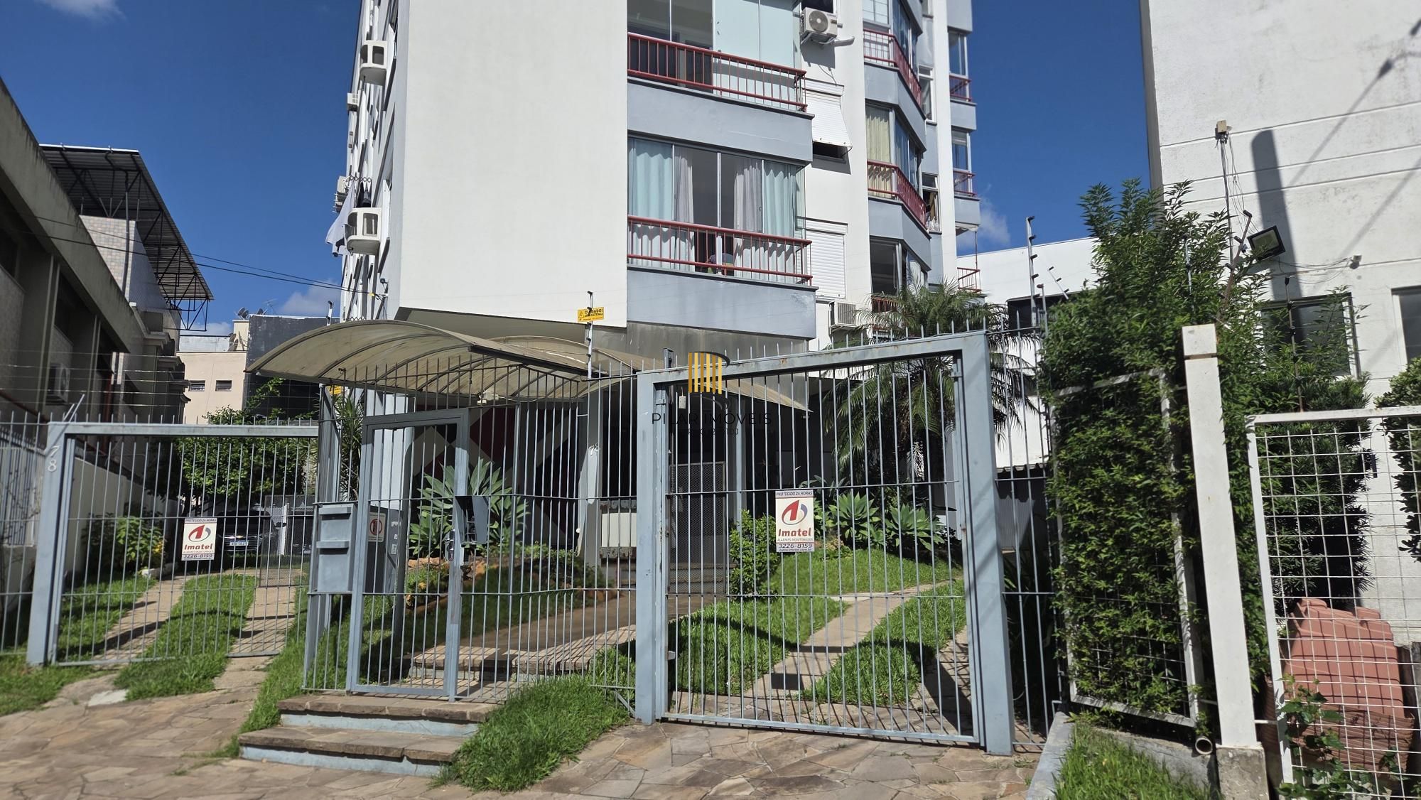 Cobertura duplex com 2 dormitórios e 1 vaga de garagem no bairro Menino Deus – 108,7 m² privativos