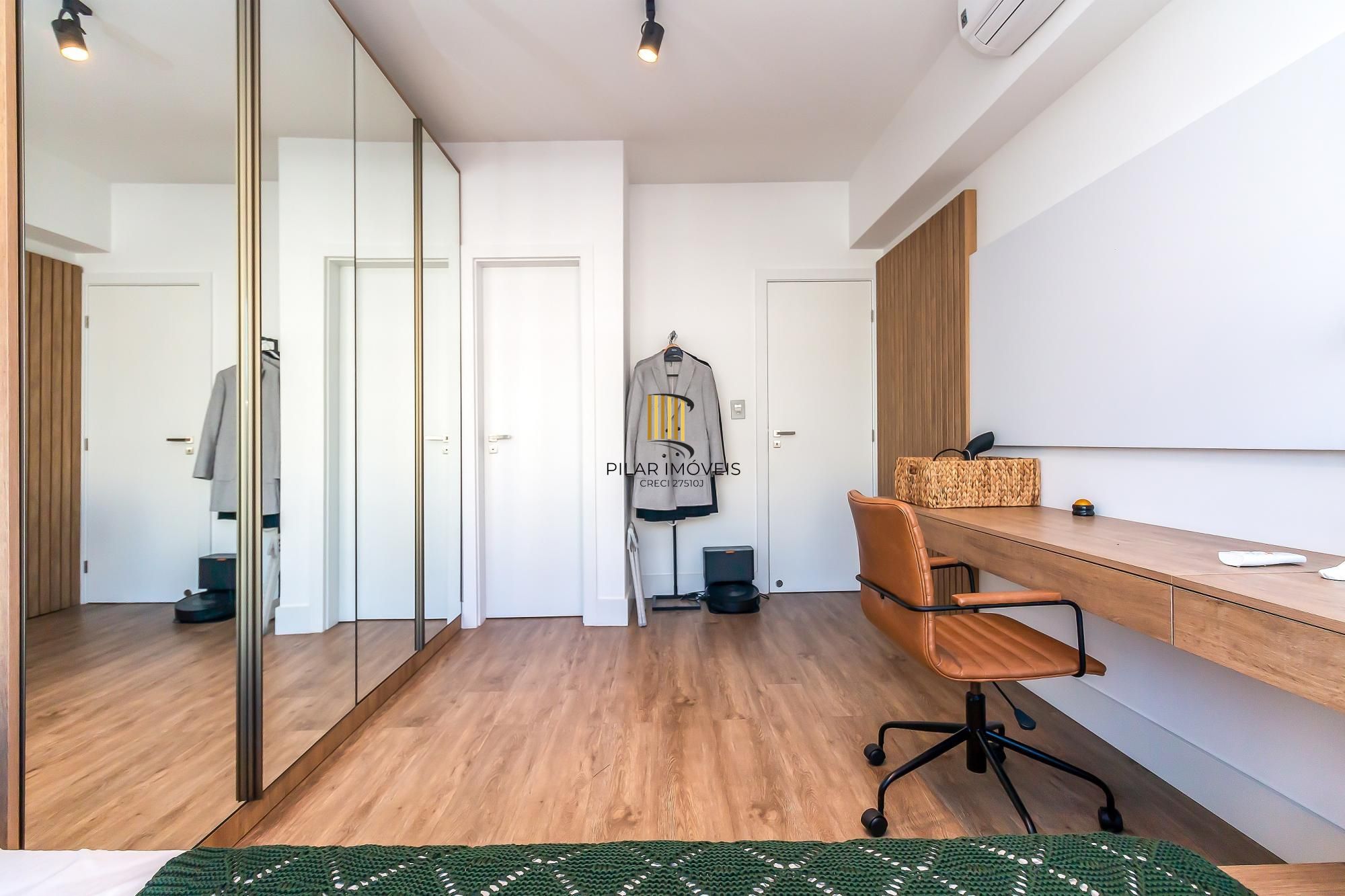 Apartamento NOVO, 100% mobiliado, com 149,84m² de área privativa, 3 suítes e 2 vagas de garagem.