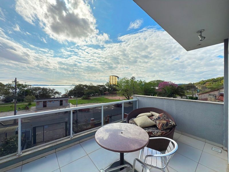 Casa com vista para o Rio e 3 dormitórios