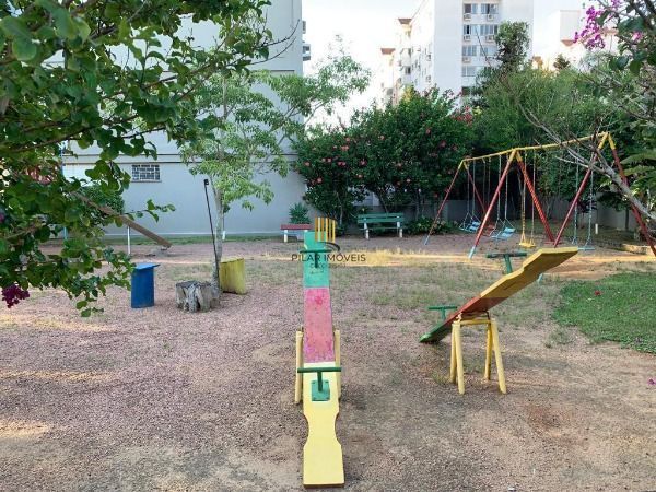 Apartamento em Porto Alegre, no bairro Tristeza, com 2 dormitório(s), e 2 banhei