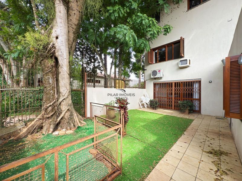 Linda Residência com 3 dormitórios sendo 1 suíte no Jardim Isabel.