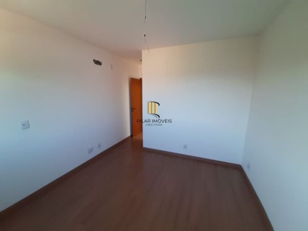 Sobrado em Porto Alegre, no bairro Aberta dos Morros, com 2 dormitório(s), e 2 b