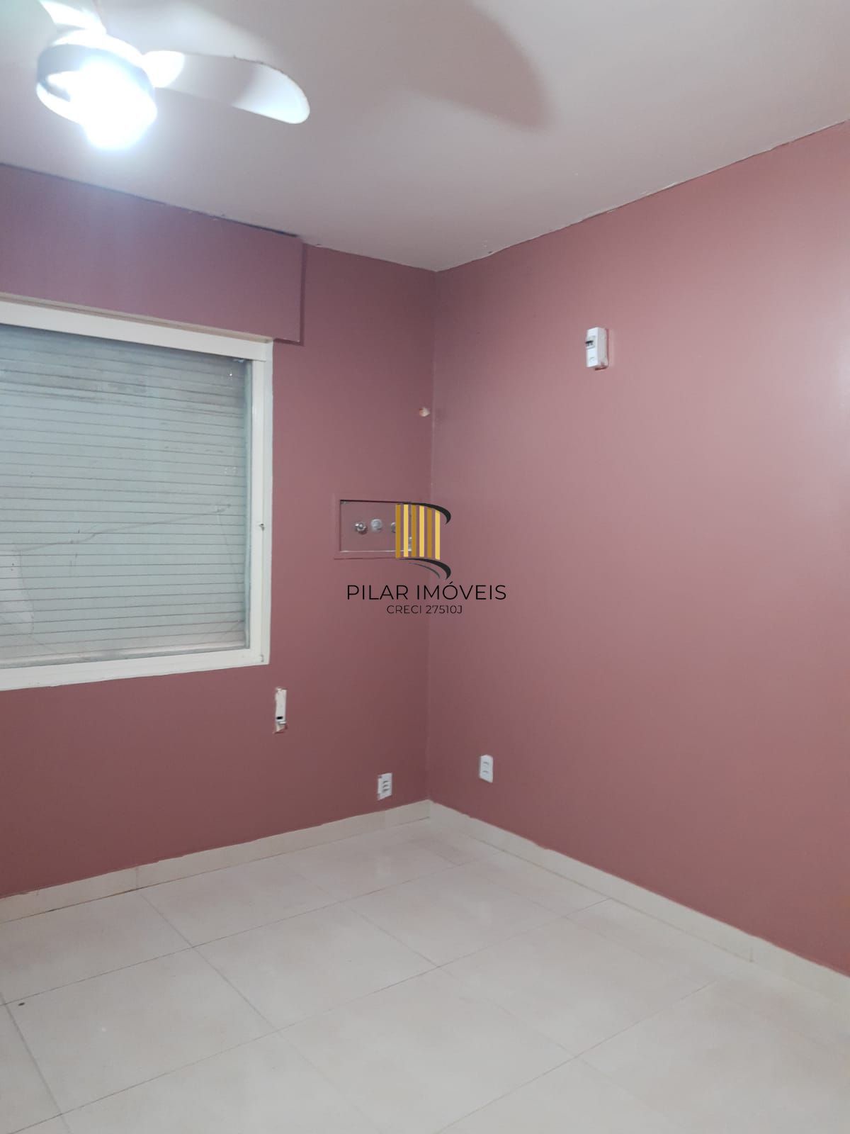 Sobrado no Menino Deus com 3D,  garagem para 2 carros e piscina.