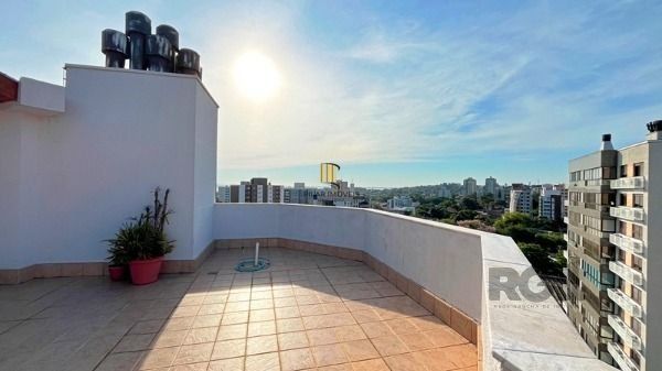 Ótima Cobertura Duplex com 233,00 m² Privativos no Miolo do Bairro Tristeza