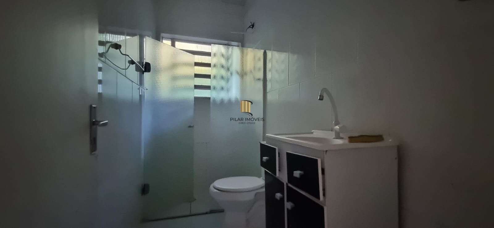 Ótimo terreno com casa em localização privilegiada no bairro.