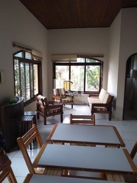 Casa para Venda - 741m², 5 dormitórios, sendo 3 suites, 9 vagas - Espirito Santo