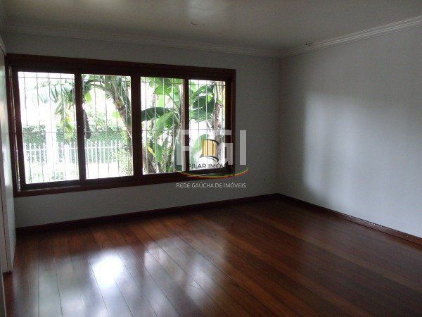 Casa para Venda - 340m², 3 dormitórios, sendo 2 suites, 6 vagas - Jardim Isabel