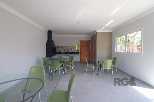 Casa Condominio em Porto Alegre, no bairro Vila Nova, com 2 dormitório(s), e 2 b