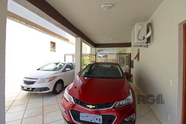 Casa Condominio para Venda - 197m², 3 dormitórios, sendo 1 suites, 2 vagas - Tri