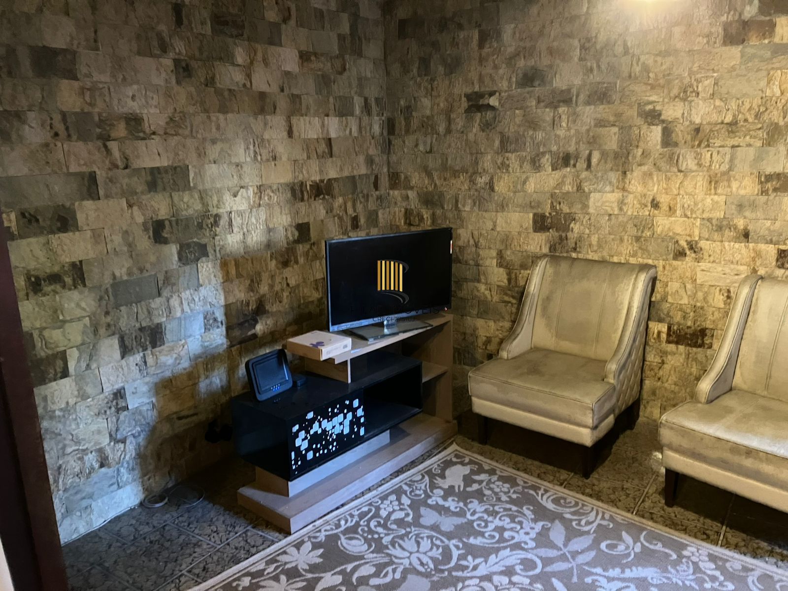 Residência com 3 dormitórios á venda no bairro Jardim Isabel.