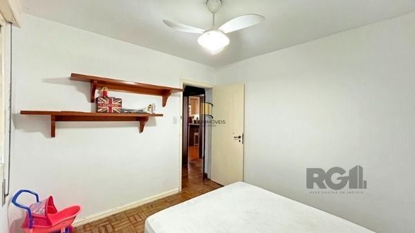 Casa em Porto Alegre, no bairro Tristeza, com 4 dormitório(s), à venda.