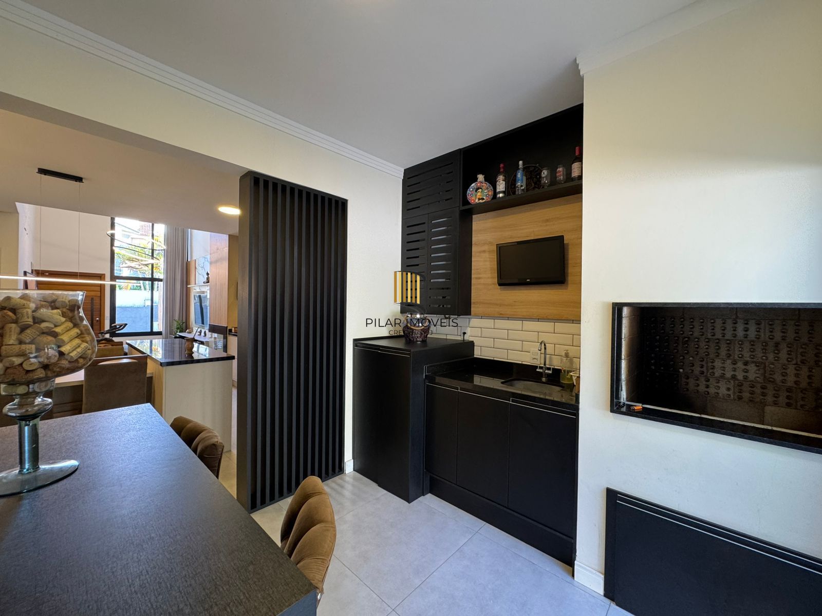 Casa térrea com pátio , 3d , 1 suíte, Condomínio Reserva do Lago I - Hípica