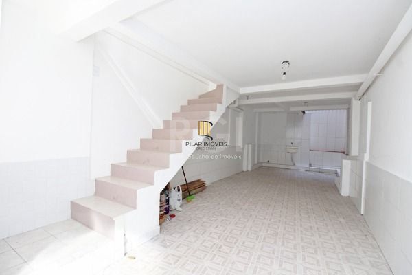 Casa para Venda - 154m², 2 dormitórios, sendo 1 suites, 2 vagas - Cidade Baixa