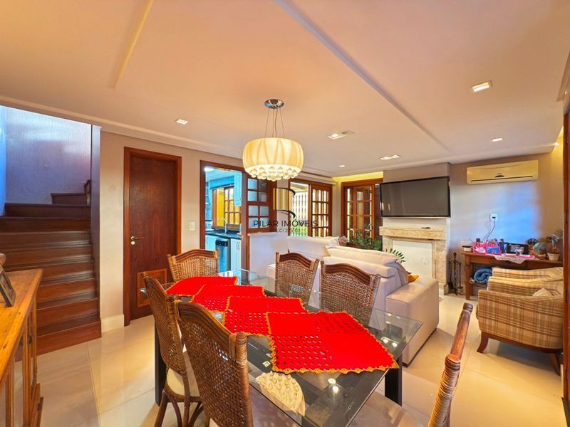 Casa Condominio com 3 dormitórios, sendo 1 suites, 2 vagas - Pedra Redonda