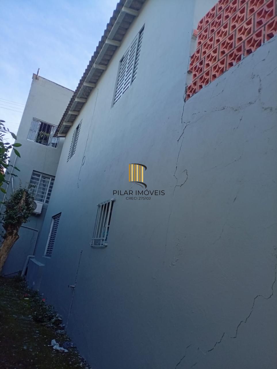Excelente casa Sobrado no bairro Santa Isabel em Viamão, próximo a todos comércios, escolas...