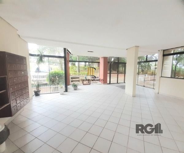 Apartamento em Porto Alegre, no bairro Glória, com 2 dormitório(s), e 2 banheiro