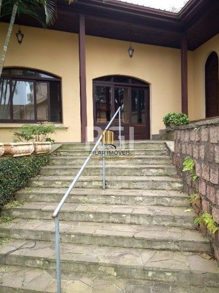 Casa para Venda - 741m², 5 dormitórios, sendo 3 suites, 9 vagas - Espirito Santo