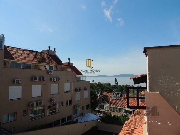 Casa Condominio em Porto Alegre, no bairro Vila Conceição, com 3 dormitório(s), 