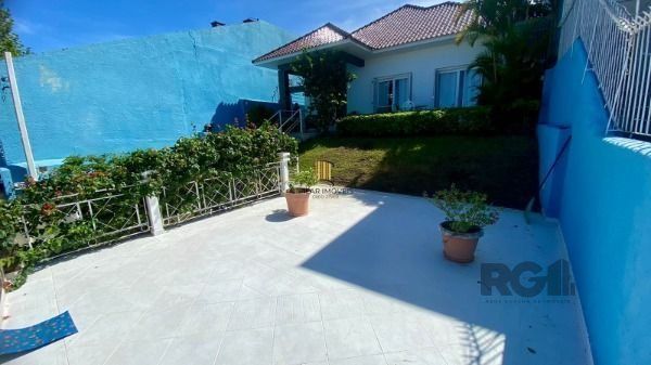 Casa em Porto Alegre, no bairro Vila Assunção, com 3 dormitório(s), e 3 banheiro