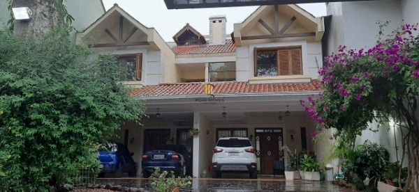 Casa em Porto Alegre, no bairro Ipanema, com 3 dormitório(s), e 3 banheiros, à v - Pilar Imóveis