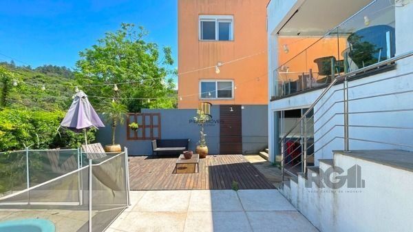 Casa em Porto Alegre, no bairro Aberta dos Morros, com 3 dormitório(s), e 3 banh