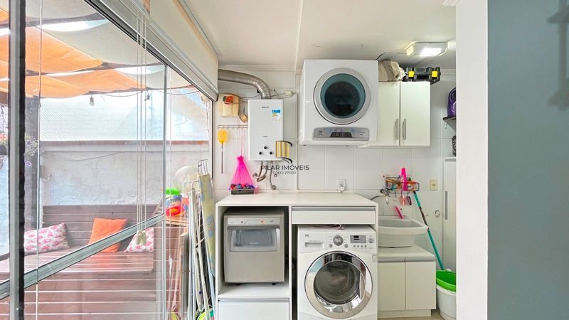 Casa 2 dormitórios à venda Guarujá Porto Alegre/RS