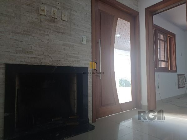 Casa em Porto Alegre, no bairro Restinga, com 4 dormitório(s), e 4 banheiros, à 