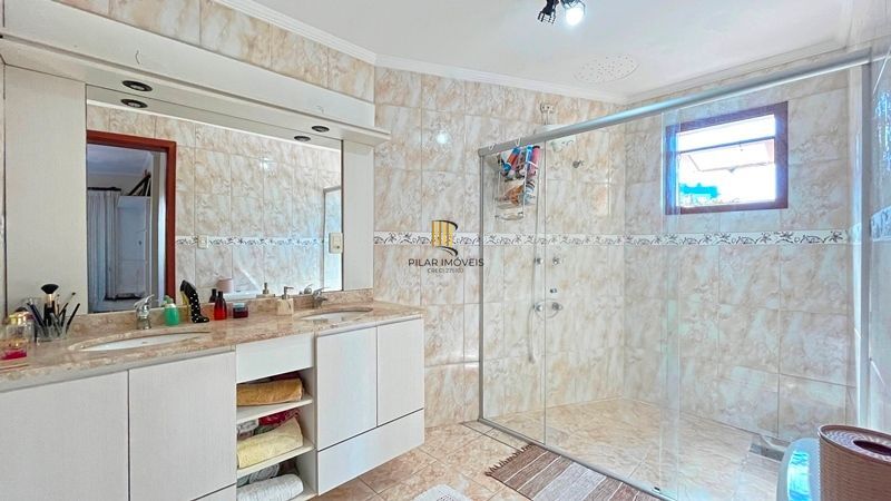 Sobrado 4 dormitórios à venda Camaquã Porto Alegre/RS