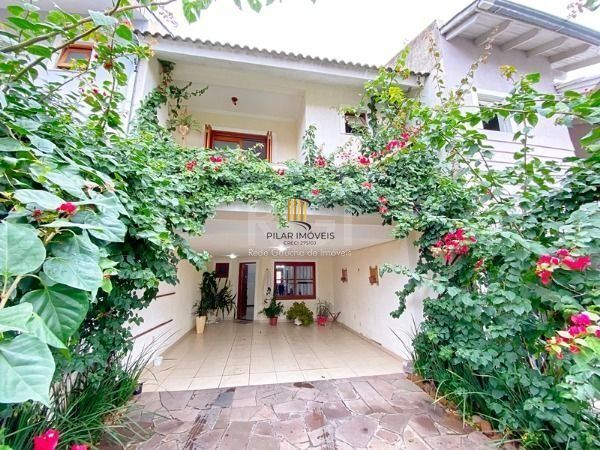 Casa em Porto Alegre, no bairro Espírito Santo, com 3 dormitório(s), à venda.