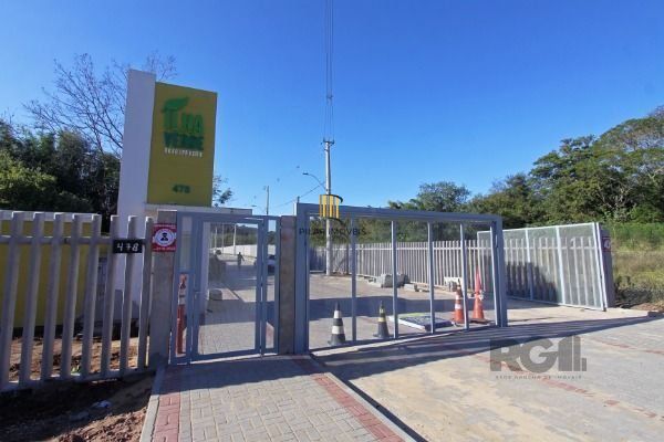 Casa Condominio em Porto Alegre, no bairro Campo Novo, com 3 dormitório(s), e 3 