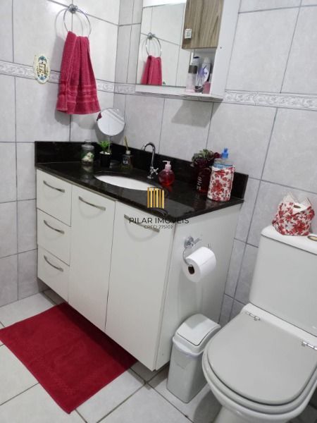 Casa em Porto Alegre, no bairro Belém Novo, com 4 dormitório(s), e 4 banheiros, 