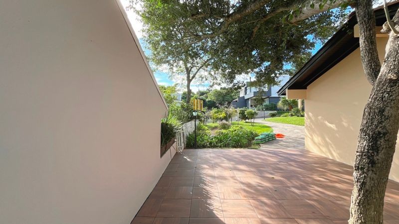 Altos do lago- Com 3 dormitórios, 3 vagas , piscina , Linda e ampla casa em cond