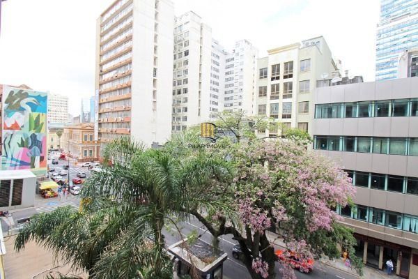 Conjunto/Sala em Porto Alegre, no bairro Centro Histórico, à venda.
